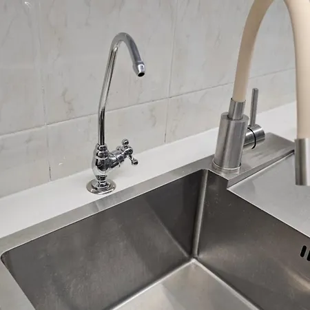 Rodriguez De La Fuento *